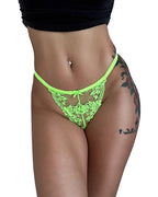 Curvvvy® BlossomLace – Tanga de encaje bordado francés y diseño transparente