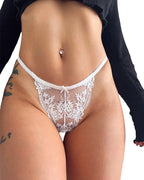 Curvvvy® BlossomLace – Tanga de encaje bordado francés y diseño transparente