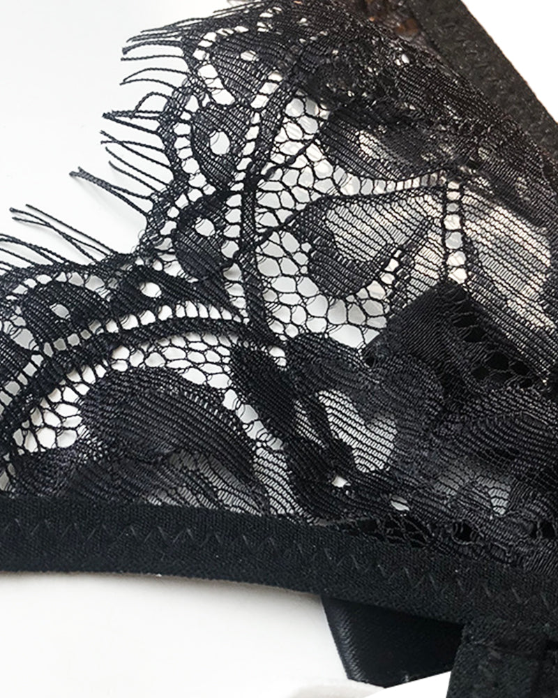 Curvvvy® BlossomLace – Tanga de encaje estilo pestaña con tiras finas y lazo floral